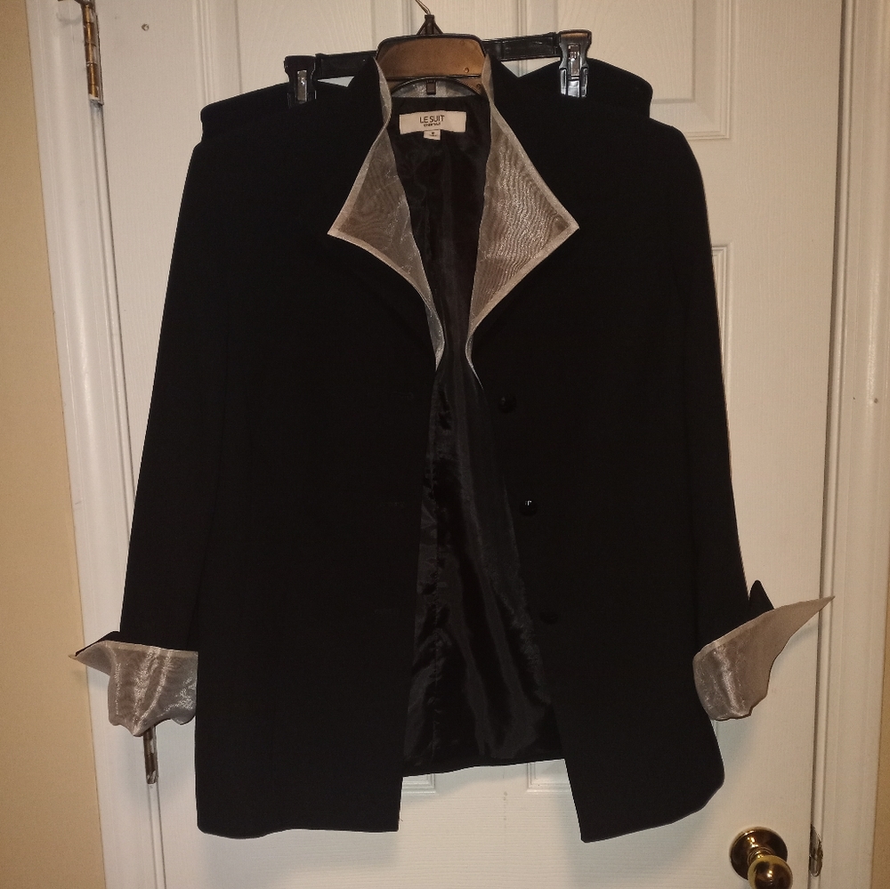 2 Piece Le Suit Skirt Set with Silver Collar and Cuffs Accent Size